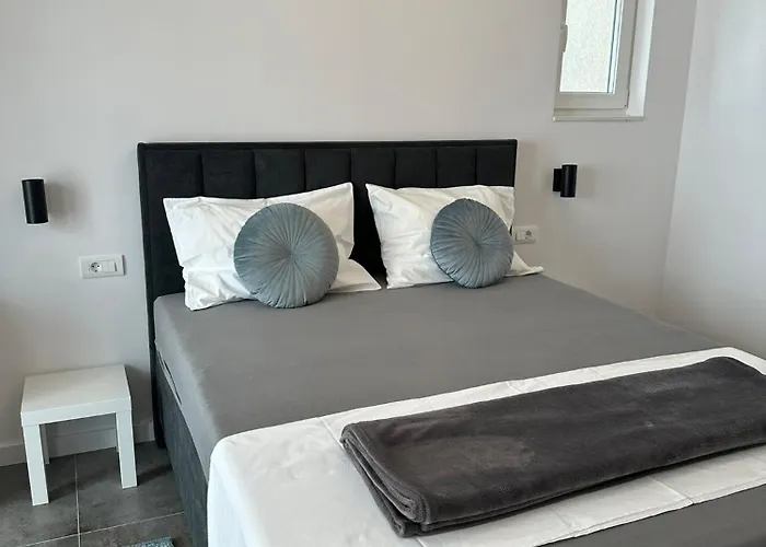 Makarska Gallery II